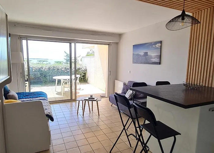 Studio Moderne Rdc Avec Garage Et Terrasse - Fr-1-550-21