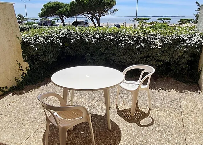 Studio Moderne Rdc Avec Garage Et Terrasse - Fr-1-550-21